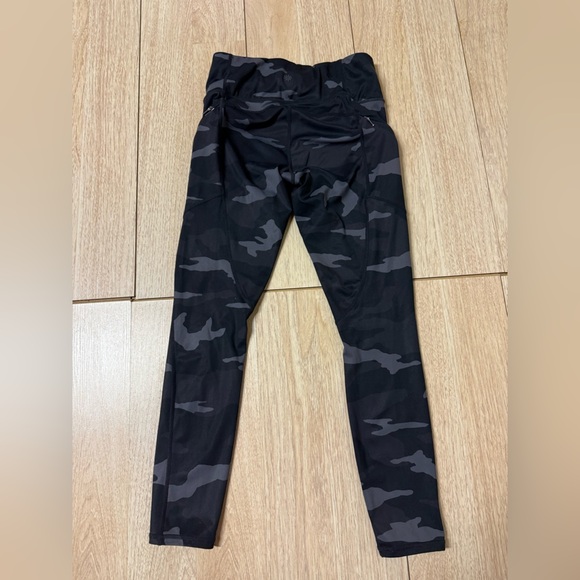 Athleta Contender Camo Leggings 7/8 - Picture 9 of 9